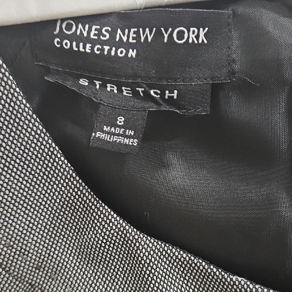 Jones New York Gray Blazer Professional Business Attire - Picture 4 of 11